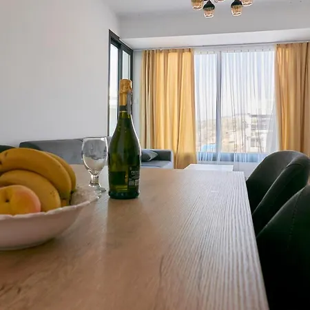 Brand New 2br With View And Pool Апартаменты Кирения