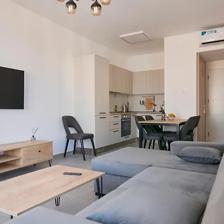 Brand New 2br With View And Pool * Кирения