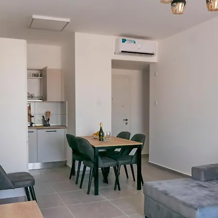 Brand New 2br With View And Pool *